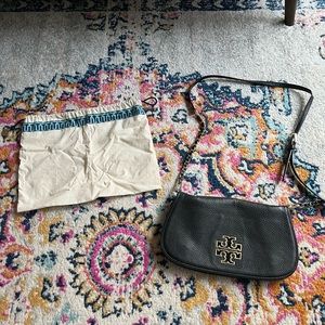 Black Tory Burch crossbody with detachable strap in great condition!